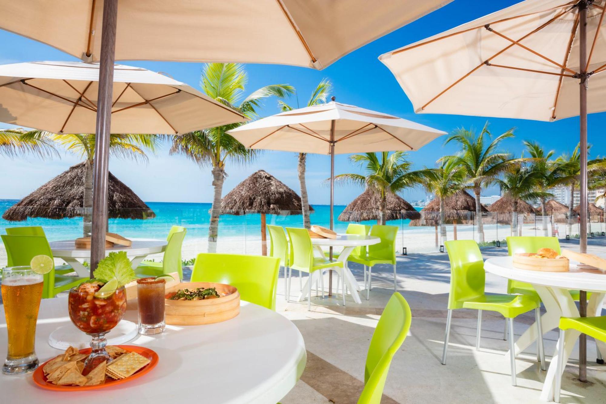 Krystal Cancun Bagian luar foto