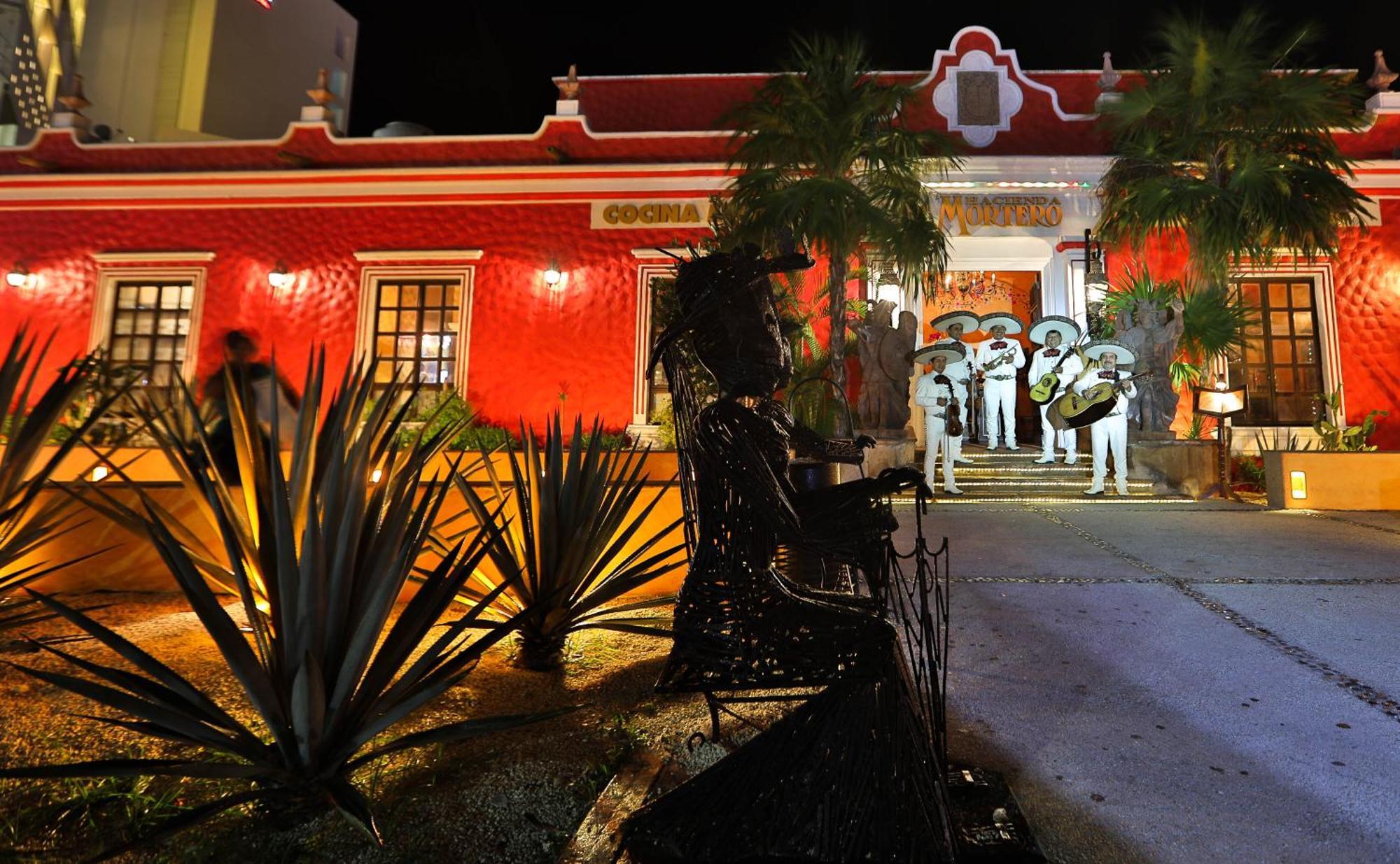Krystal Cancun Bagian luar foto