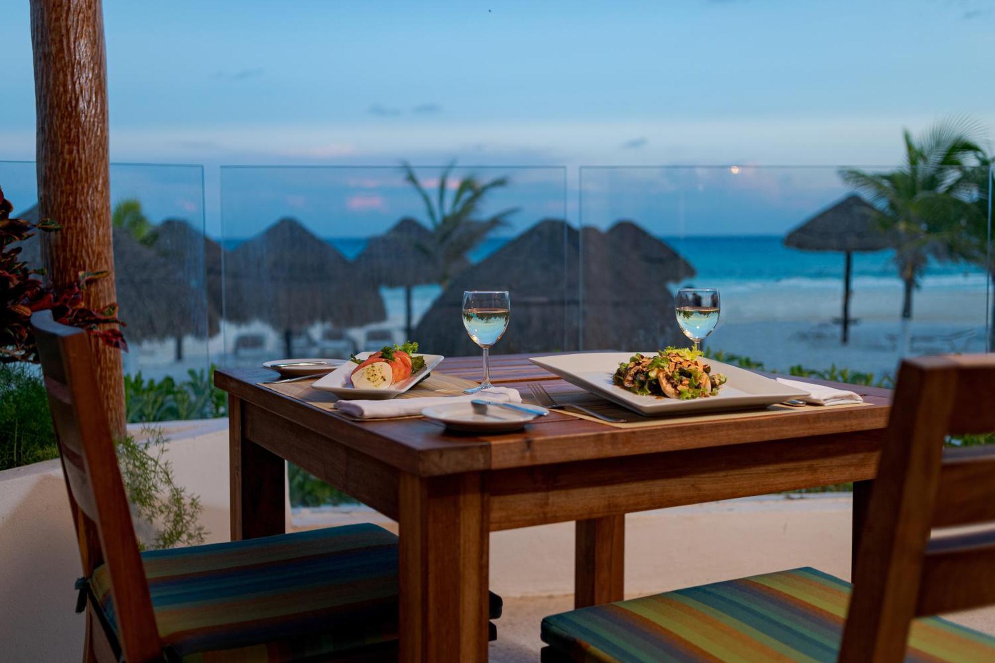 Krystal Cancun Bagian luar foto