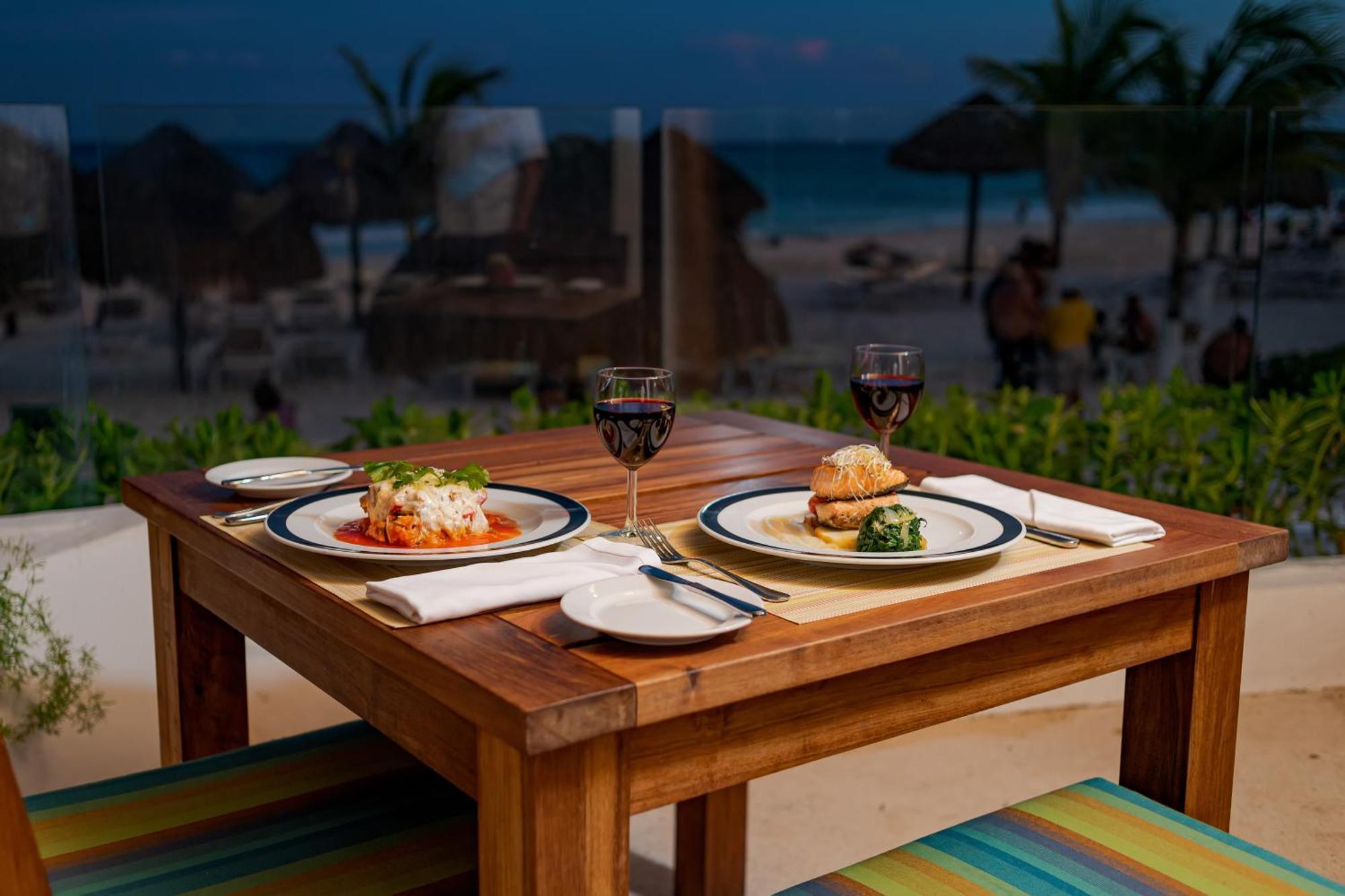 Krystal Cancun Bagian luar foto