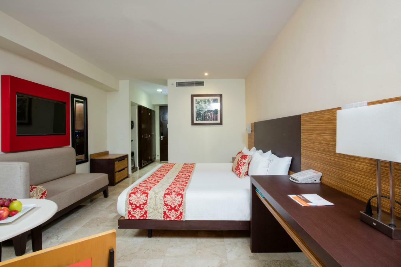 Krystal Cancun Bagian luar foto